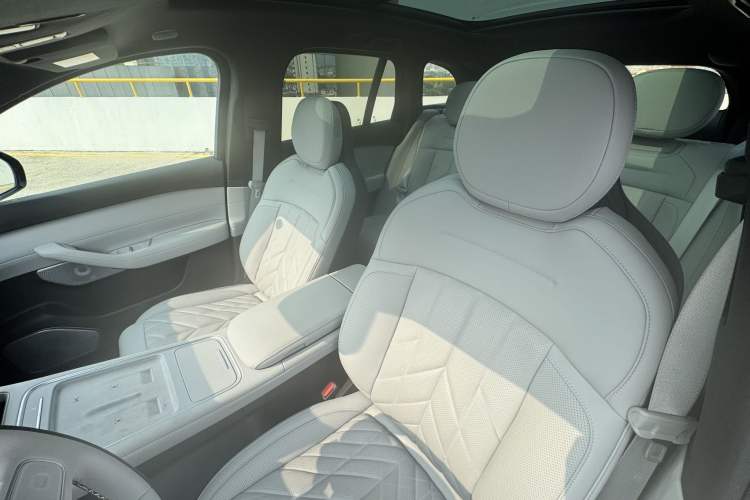 Used Nio ES6 2025 75 kWh Interior 5