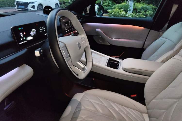 Used Nio ES6 2025 75 kWh Left Front Seat