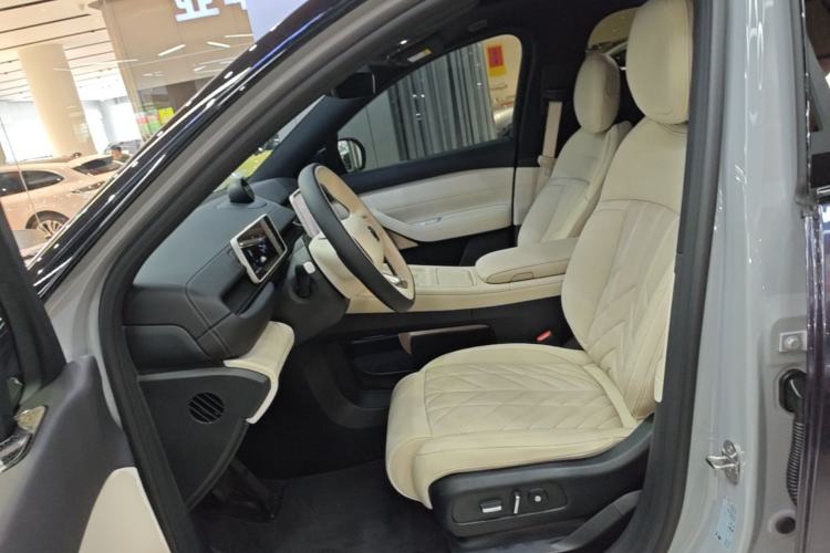 Used Nio ES6 2025 75 kWh Left Front Seat