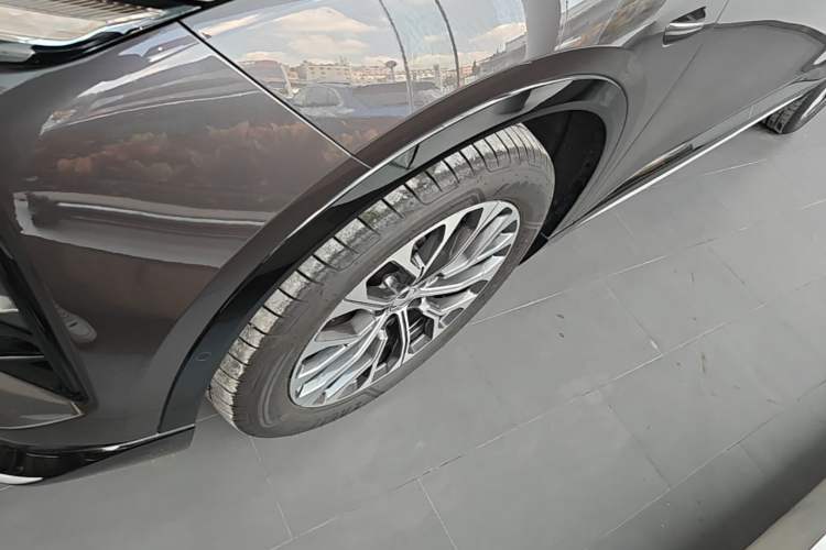 Used Nio ES6 2025 75 kWh Left Front Wheel Hub