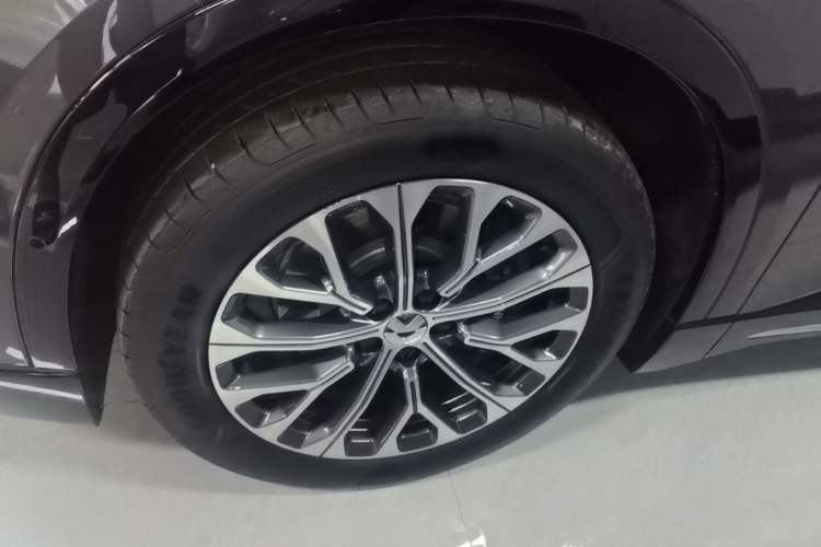 Used Nio ES6 2025 75 kWh Left Front Wheel Hub