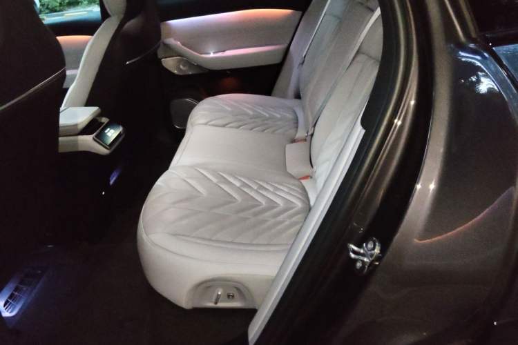 Used Nio ES6 2025 75 kWh Left Rear Seat
