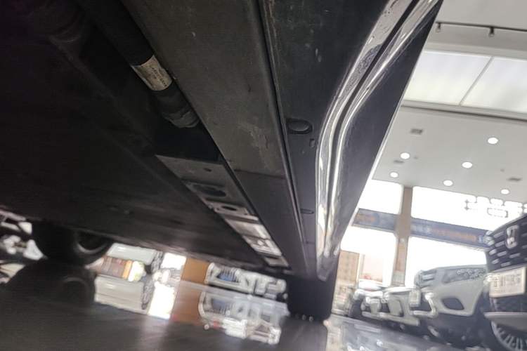 Used Nio ES6 2025 75 kWh Left Side Sill