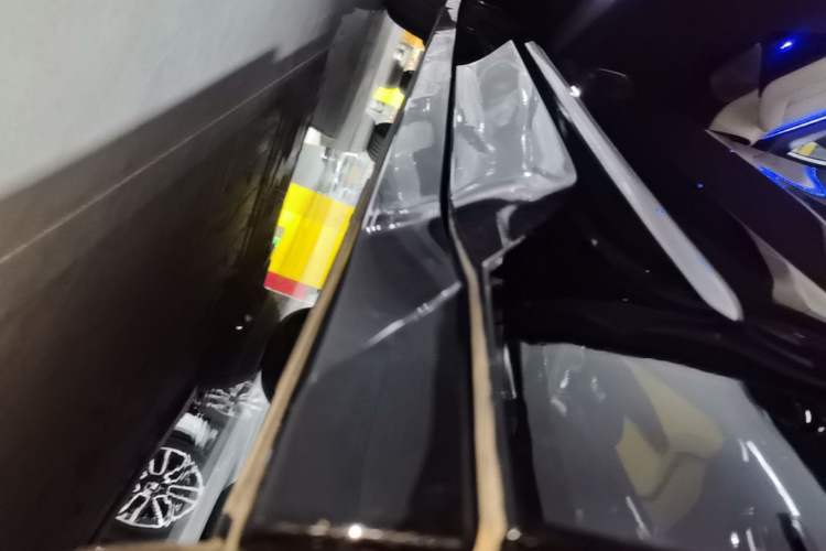 Used Nio ES6 2025 75 kWh Left Side Sill