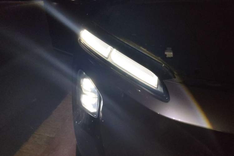 Used Nio ES6 2025 75 kWh Right Front Headlight