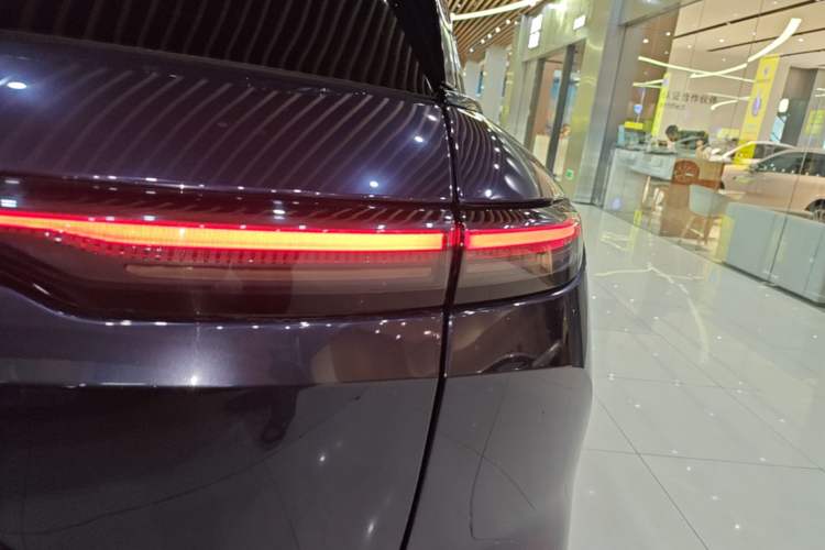 Used Nio ES6 2025 75 kWh Right Rear Taillight