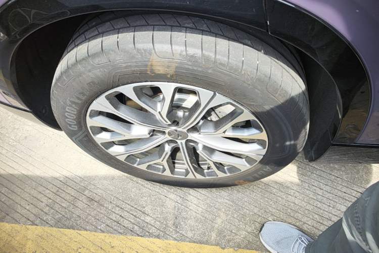 Used Nio ES6 2025 75 kWh Right Rear Wheel Hub