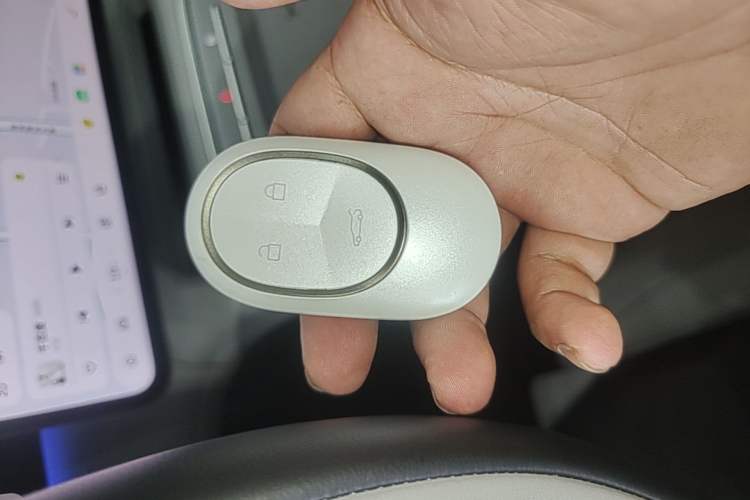 Used Nio ES6 2025 75 kWh Vehicle Key