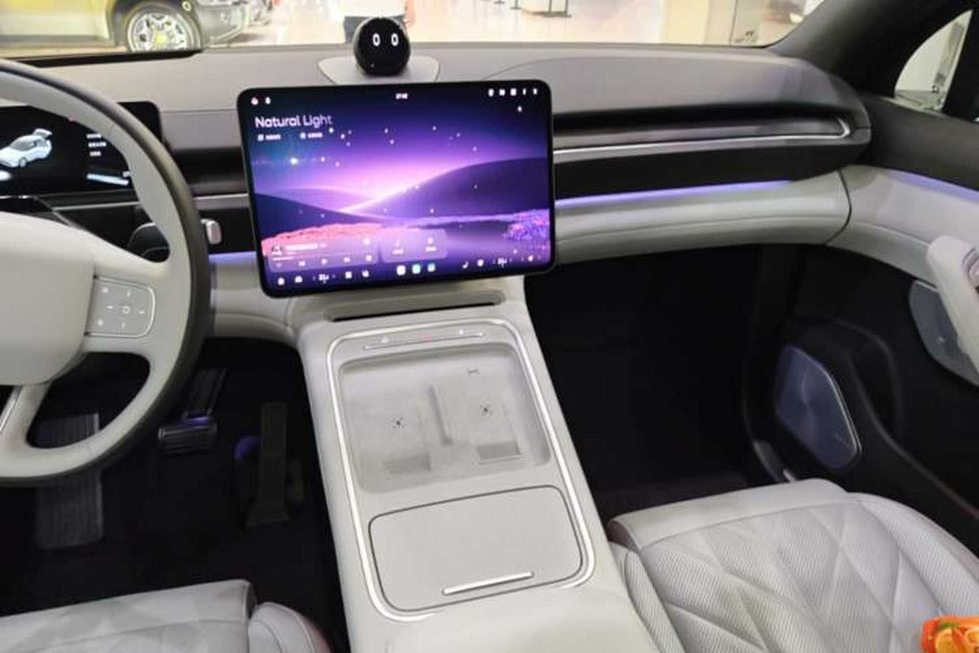 Used Nio ES6 2025 75 kWh Audio And AC Panel
