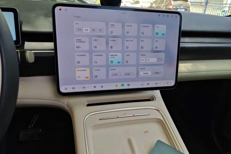 Used Nio ES6 2025 75 kWh Audio And AC Panel