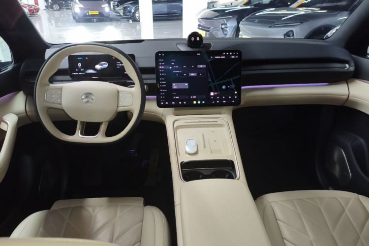 Used Nio ES6 2025 75 kWh Center Console