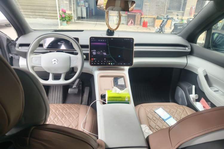 Used Nio ES6 2025 75 kWh Center Console