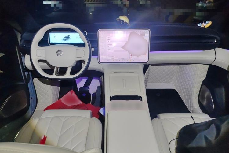 Used Nio ES6 2025 75 kWh Center Console