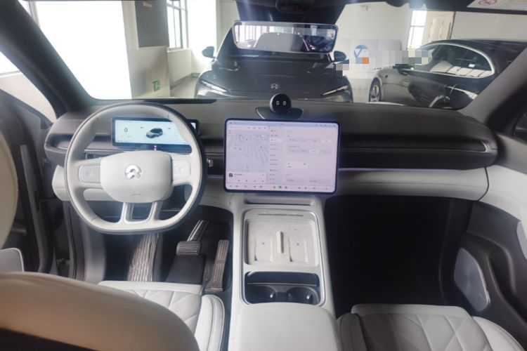 Used Nio ES6 2025 75 kWh Center Console