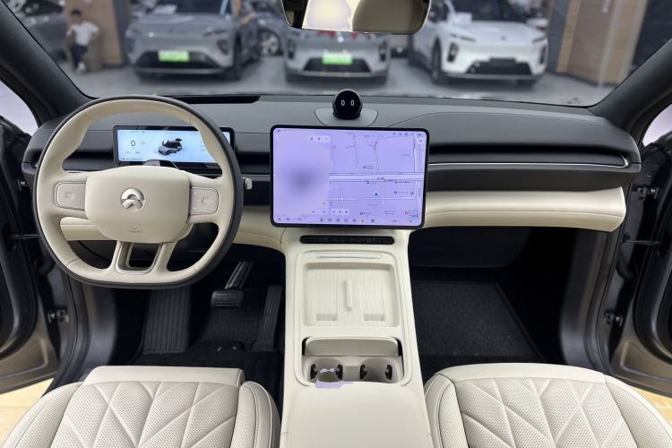 Used Nio ES6 2025 75 kWh Center Console