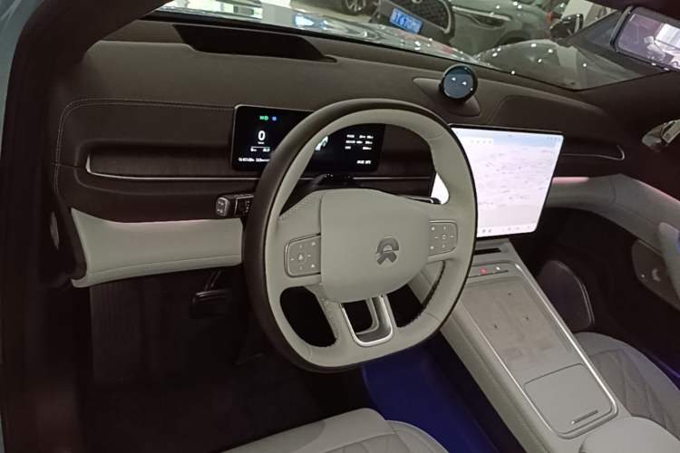 Used Nio ES6 2025 75 kWh Center Console