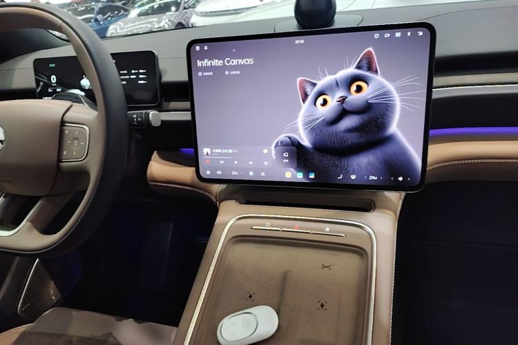 Used Nio ES6 2025 75 kWh Center Console