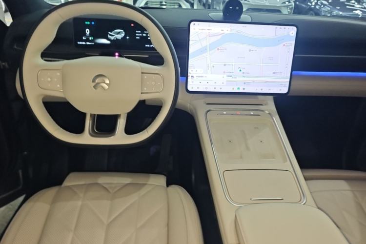 Used Nio ES6 2025 75 kWh Center Console