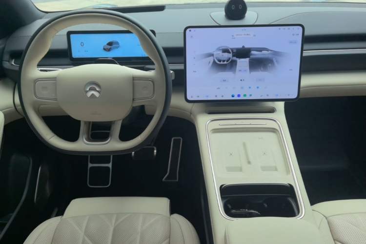 Used Nio ES6 2025 75 kWh Center Console