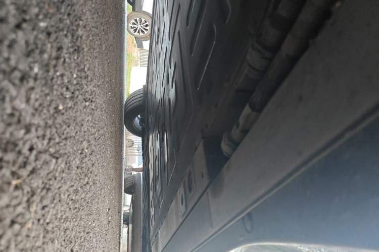 Used Nio ES6 2025 75 kWh Chassis Front Left