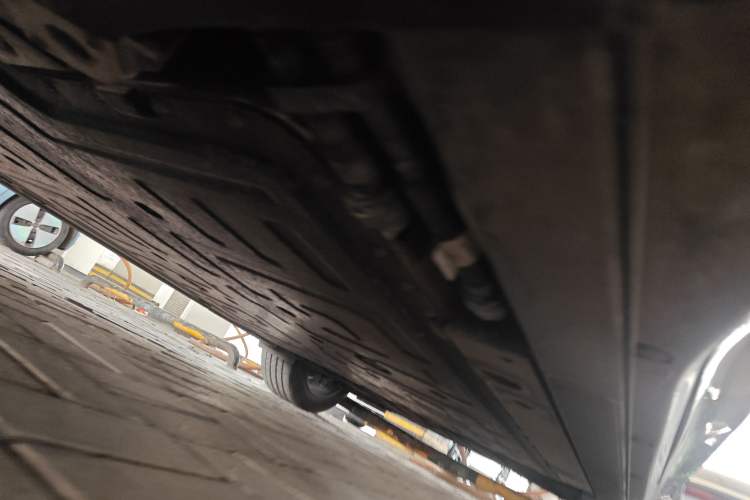 Used Nio ES6 2025 75 kWh Chassis Front Left