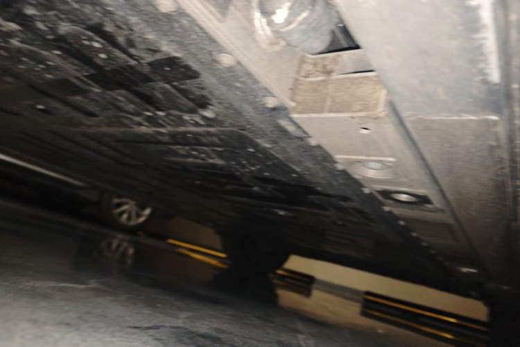 Used Nio ES6 2025 75 kWh Chassis Front Left