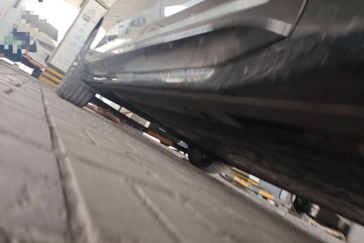 Used Nio ES6 2025 75 kWh Chassis Front Right