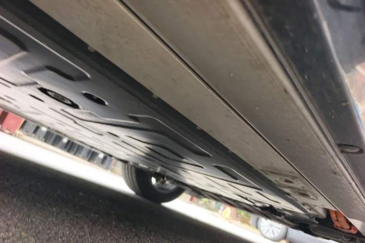 Used Nio ES6 2025 75 kWh Chassis Front Right
