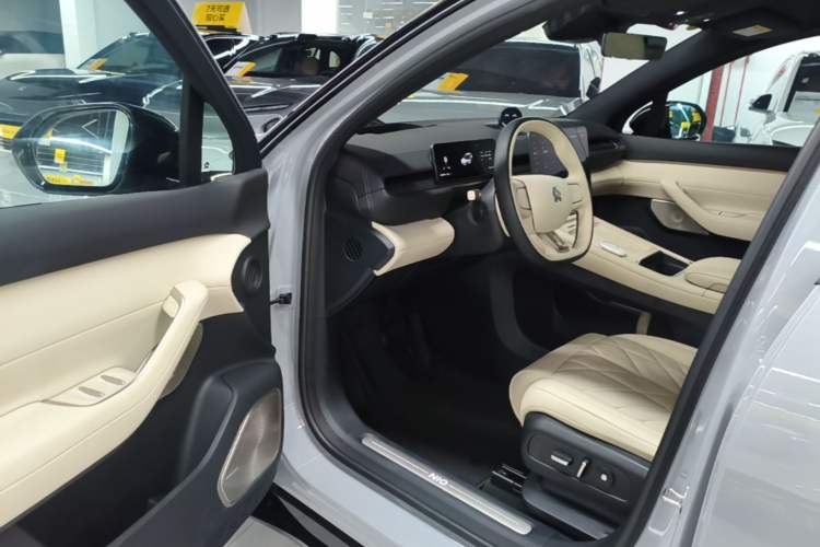 Used Nio ES6 2025 75 kWh Driver Seat