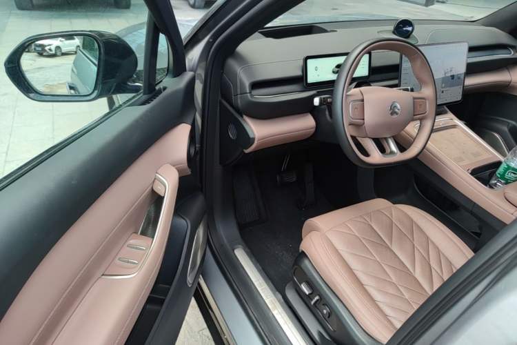Used Nio ES6 2025 75 kWh Driver Seat