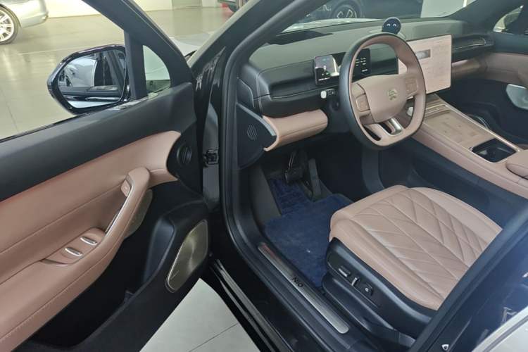 Used Nio ES6 2025 75 kWh Driver Seat