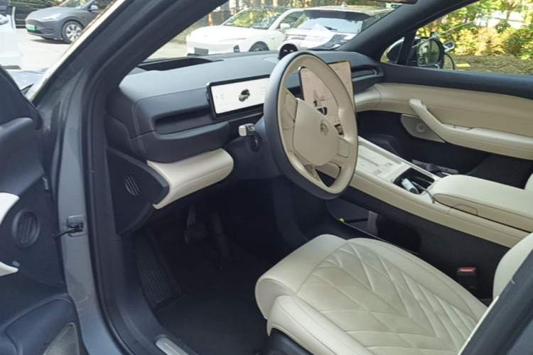 Used Nio ES6 2025 75 kWh Driver Seat