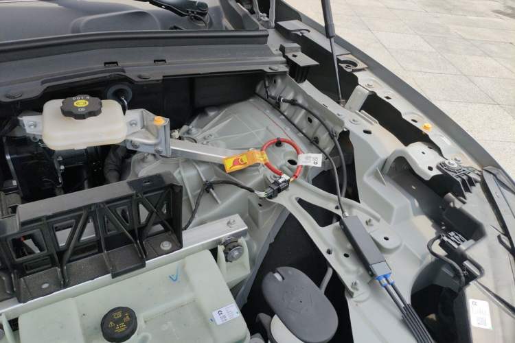 Used Nio ES6 2025 75 kWh Engine Bay Left