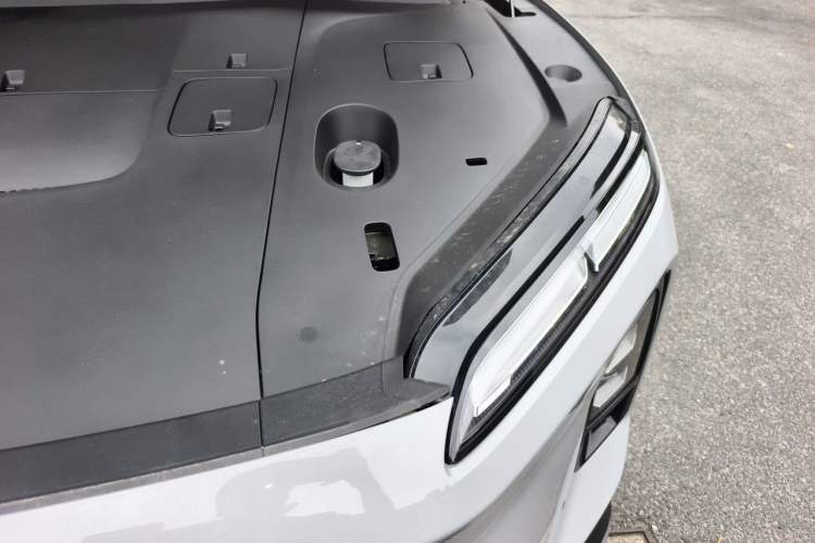 Used Nio ES6 2025 75 kWh Engine Bay Left