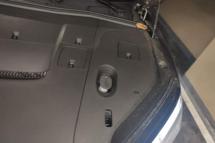 Used Nio ES6 2025 75 kWh Engine Bay Left