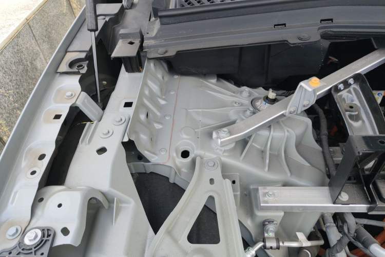 Used Nio ES6 2025 75 kWh Engine Bay Right