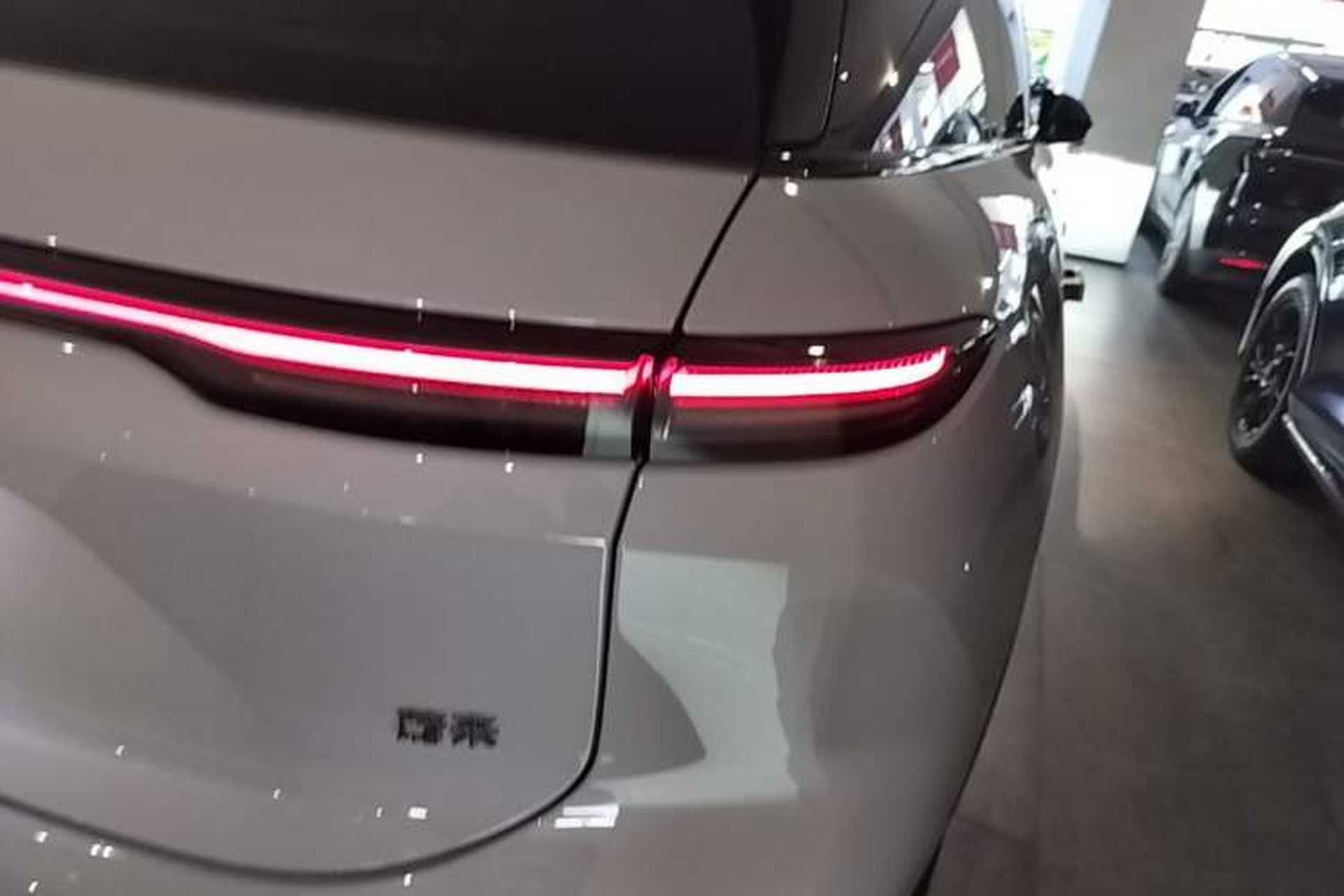 Used Nio ES6 2025 Model 100kWh 300,000th Anniversary Edition Exterior 3