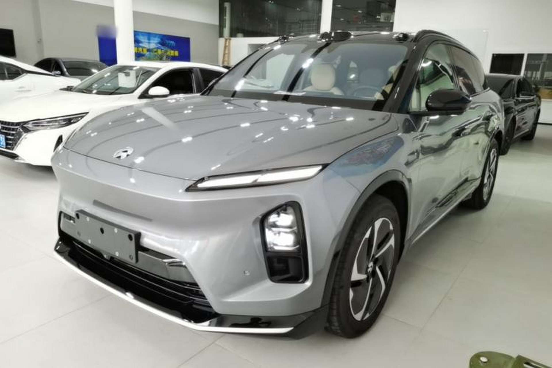 Used Nio ES6 2025 75 kWh Front Left 45 Deg