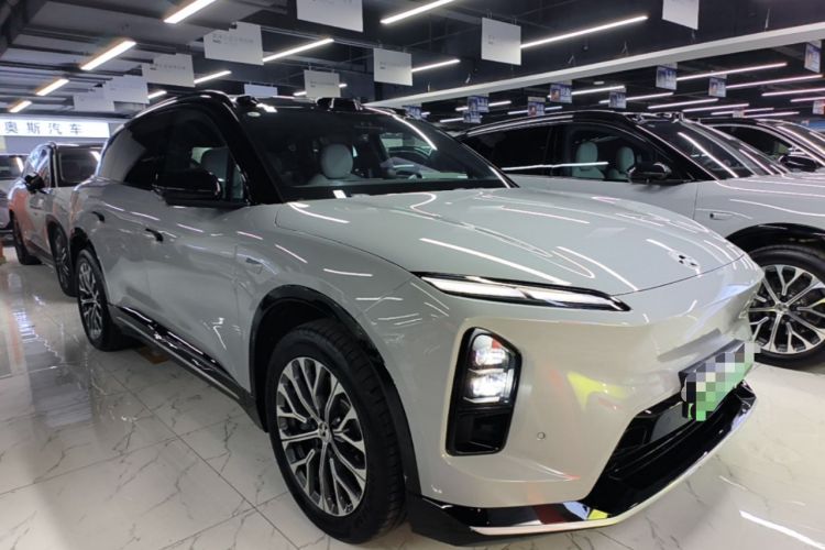 Used Nio ES6 2025 75 kWh Front Right 45 Deg