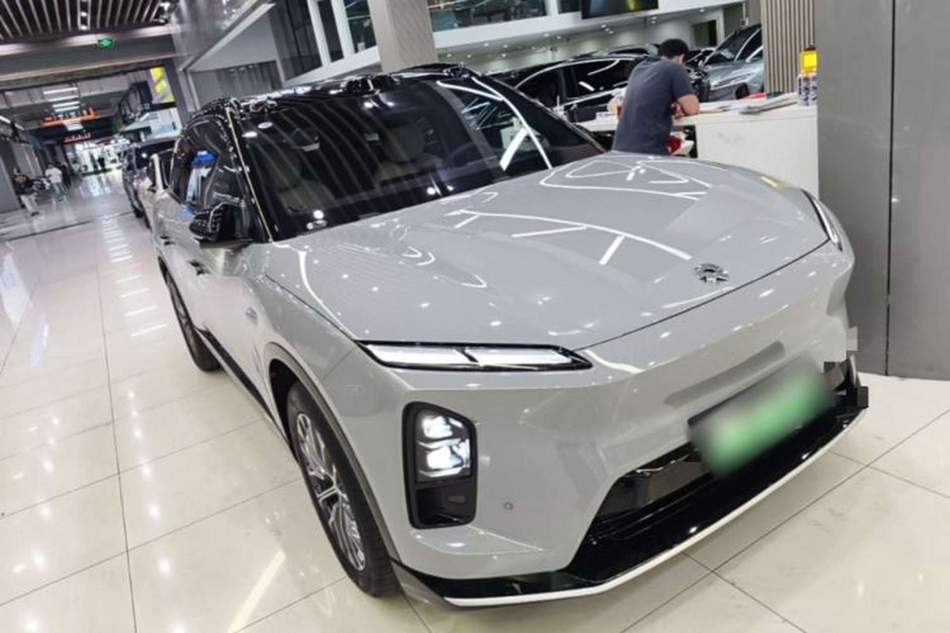 Used Nio ES6 2025 75 kWh Front Right 45 Deg