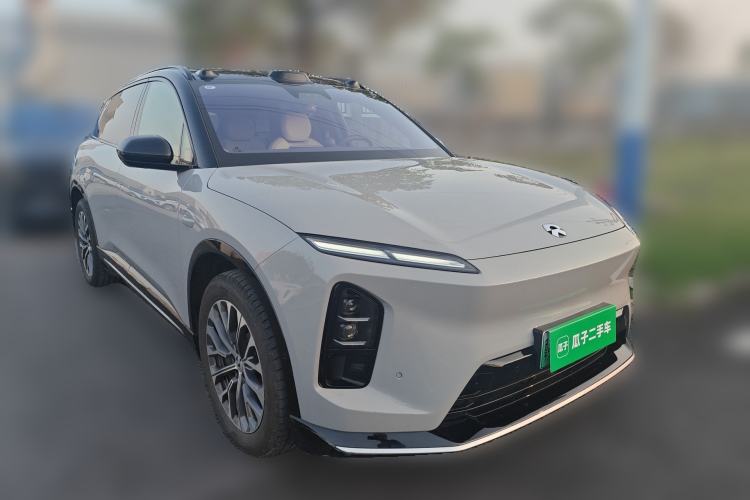 Used Nio ES6 2025 75 kWh Front Right 45 Deg