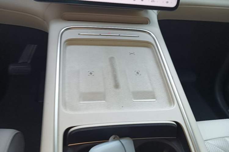 Used Nio ES6 2025 75 kWh Gear Lever