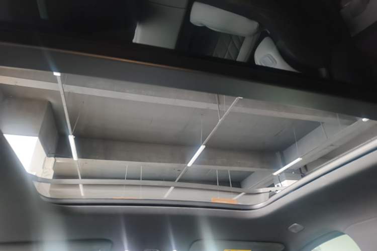 Used Nio ES6 2025 75 kWh Headliner