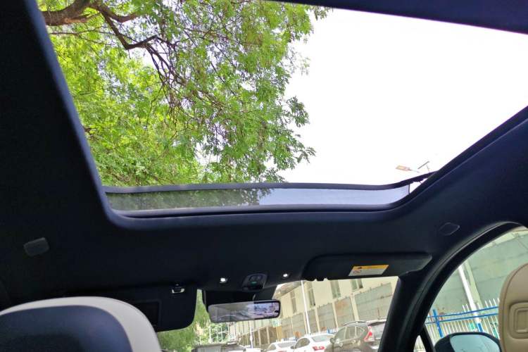 Used Nio ES6 2025 75 kWh Headliner