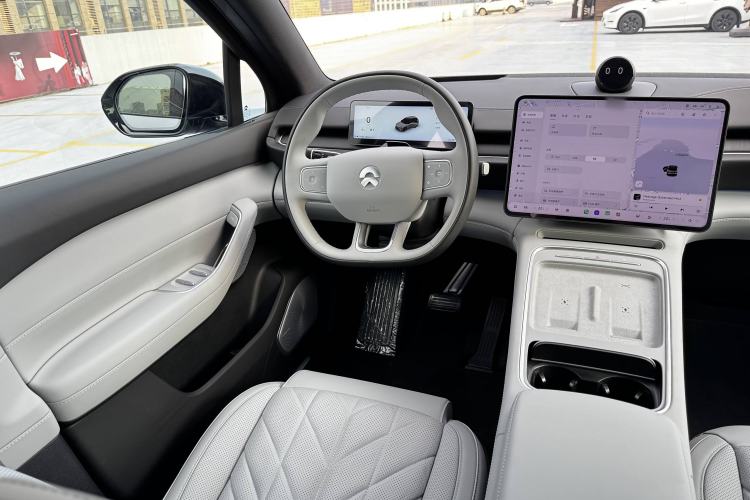 Used Nio ES6 2025 75 kWh Interior 2