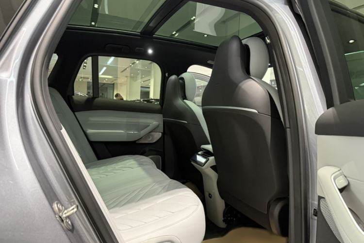 Used Nio ES6 2025 75 kWh Interior 7