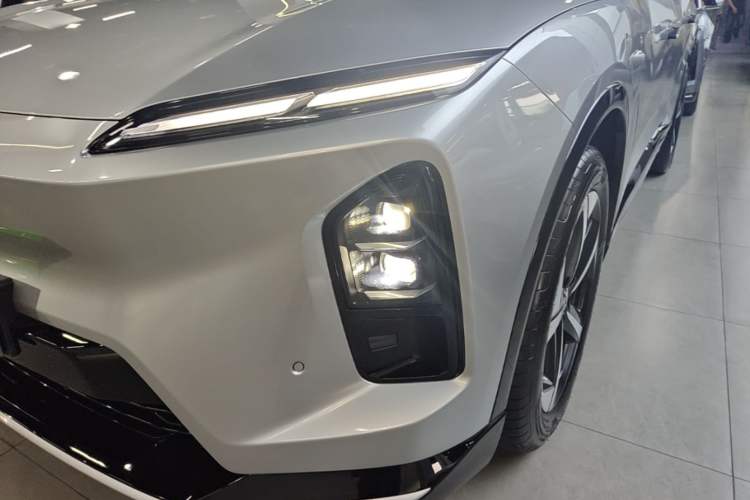 Used Nio ES6 2025 75 kWh Left Front Headlight