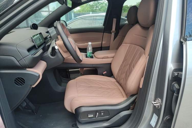 Used Nio ES6 2025 75 kWh Left Front Seat