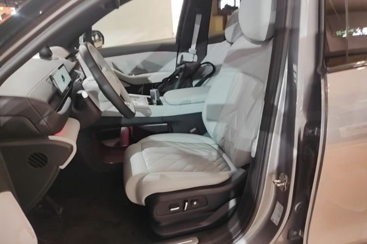 Used Nio ES6 2025 75 kWh Left Front Seat