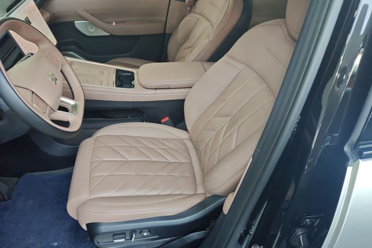 Used Nio ES6 2025 75 kWh Left Front Seat